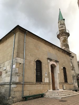 Mešita sultána Abdula Azize postavená roku 1868 – nejstarší mešita v Constante
